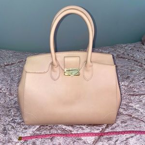 Tan fashion purse